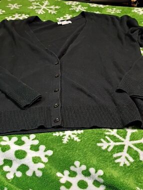 Amazon Essentials Black V-Neck Button Cardigan